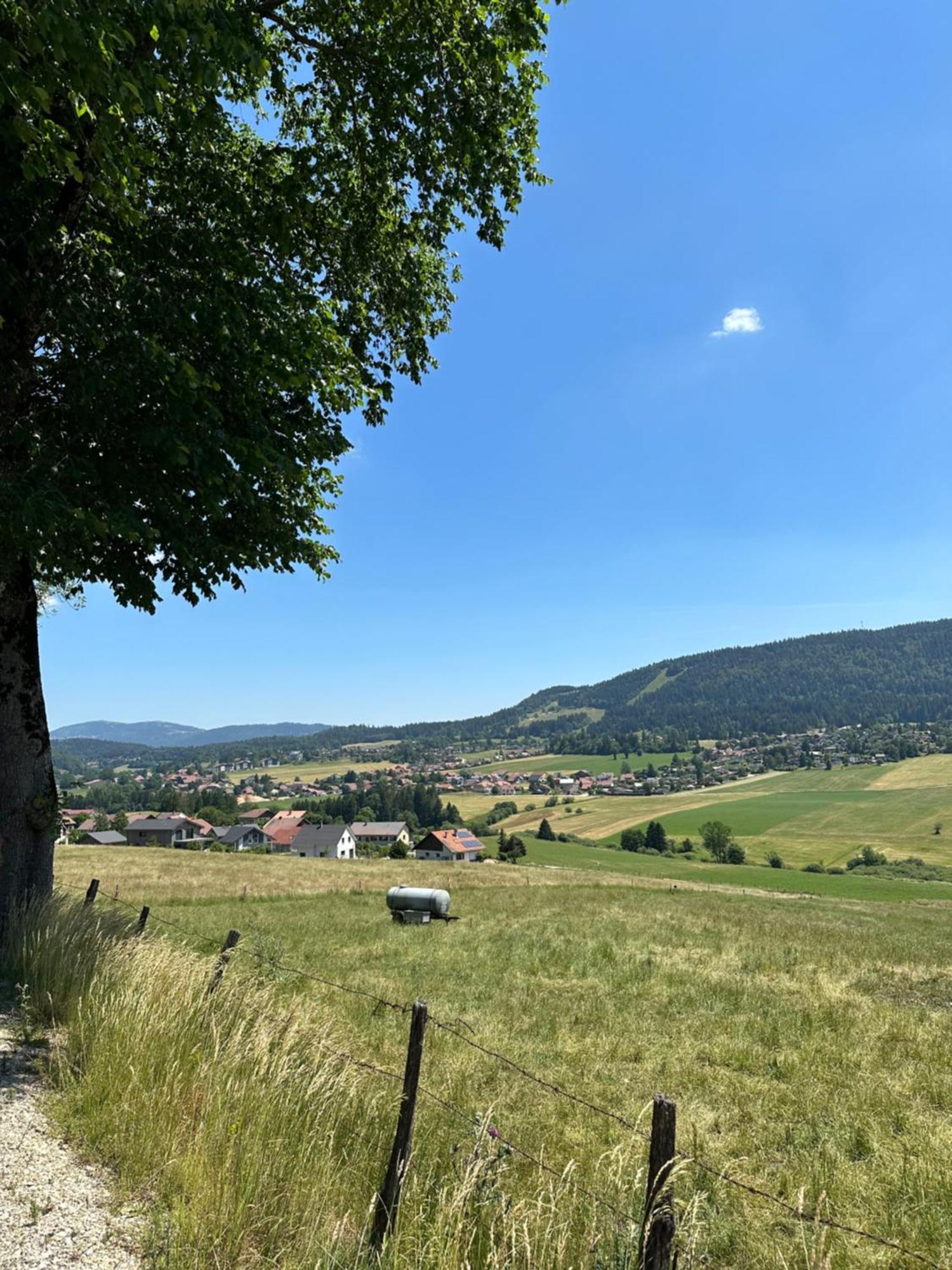 Au Doubs Village *